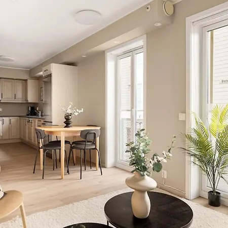 Apartman Dinbnb I Family-friendly By Sea Pool I 2 Floors & 2 Bathrooms *